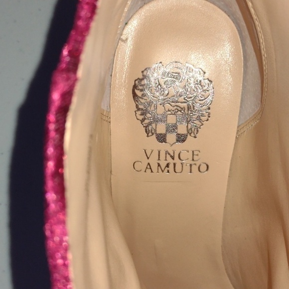 VINCE Camuto Evanata Crushed Velvet Bootie Red size 8.5 - Picture 5 of 14